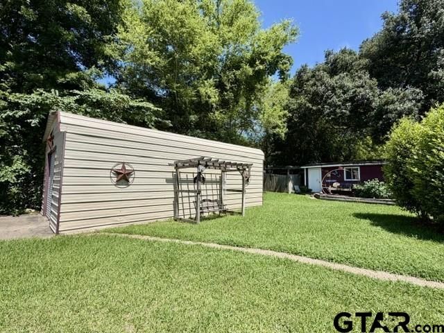 313 S Pecan St, White Oak, TX 75693