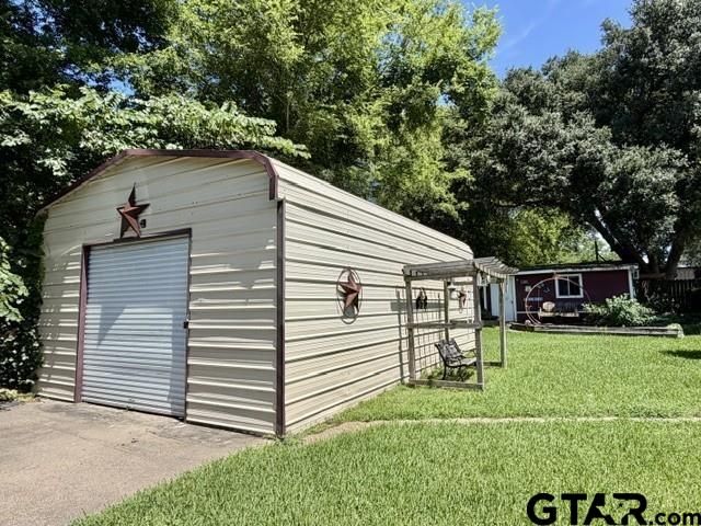 313 S Pecan St, White Oak, TX 75693
