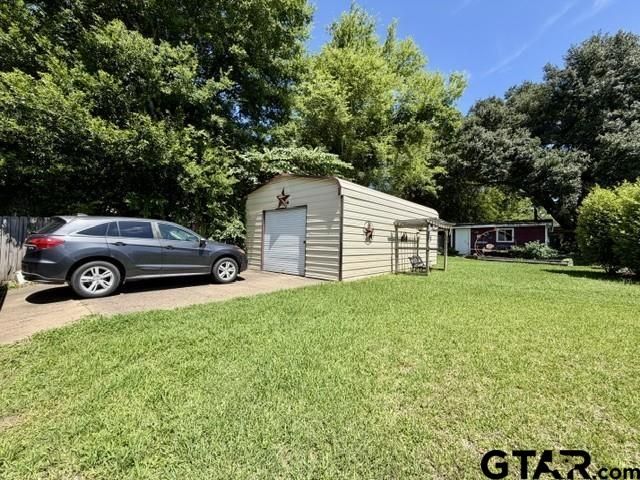 313 S Pecan St, White Oak, TX 75693