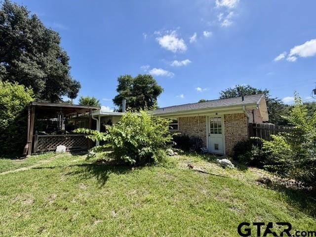 313 S Pecan St, White Oak, TX 75693