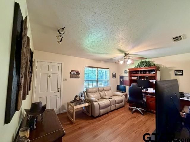313 S Pecan St, White Oak, TX 75693