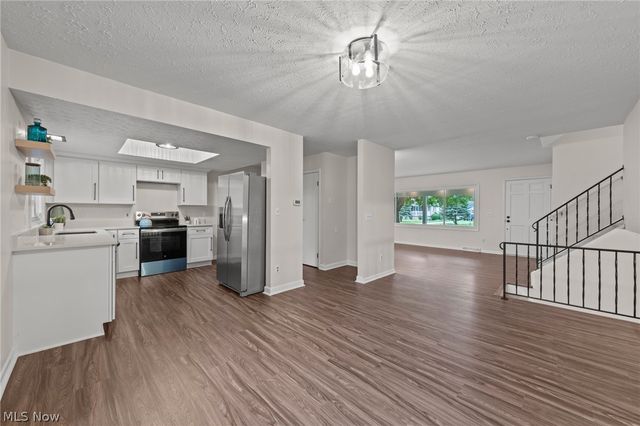 42650 Adelbert Street, Elyria, OH 44035