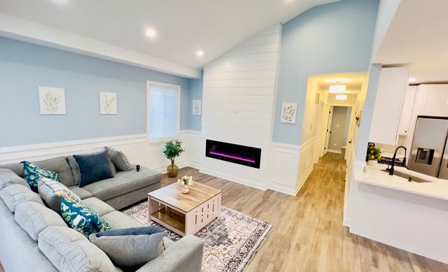 14227 Woodlawn Avenue, Dolton, IL 60419