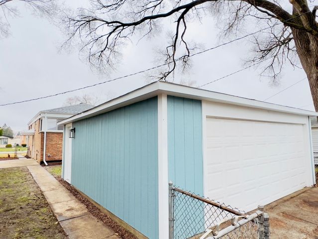 14227 Woodlawn Avenue, Dolton, IL 60419