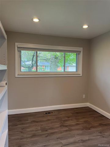 1693 Ashstan Drive, Walled Lake, MI 48390