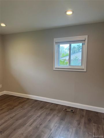 1693 Ashstan Drive, Walled Lake, MI 48390