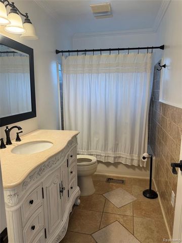 1693 Ashstan Drive, Walled Lake, MI 48390