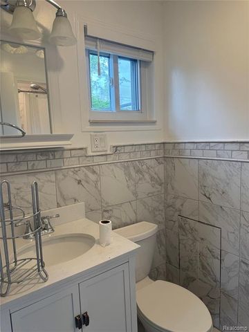 1693 Ashstan Drive, Walled Lake, MI 48390