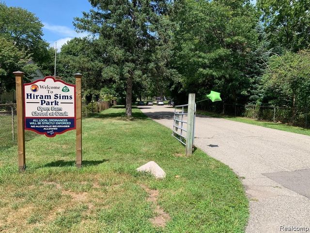 1693 Ashstan Drive, Walled Lake, MI 48390