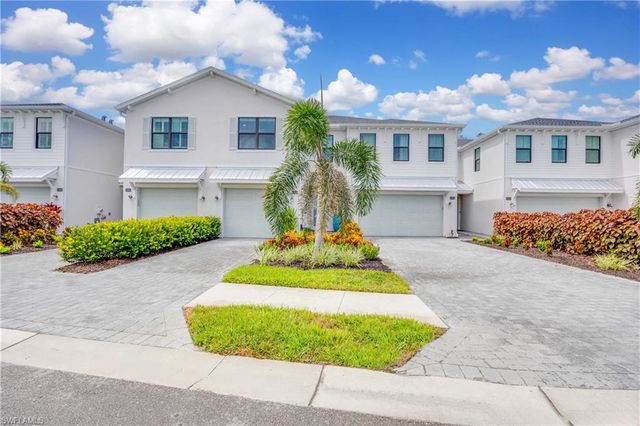 13058 Pembroke DR, Naples, FL 34105