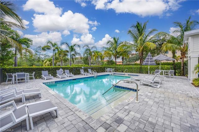 13058 Pembroke DR, Naples, FL 34105