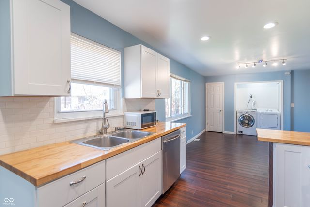 8723 Lynbrook Drive, Indianapolis, IN 46219