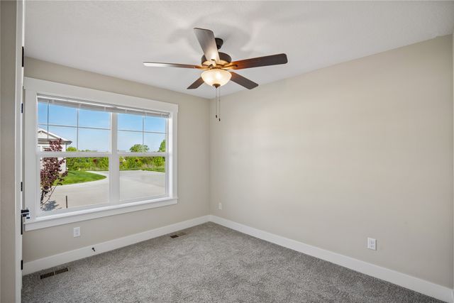 313 NE Meadow Lane, Ankeny, IA 50021