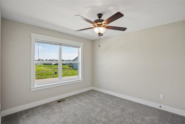 313 NE Meadow Lane, Ankeny, IA 50021