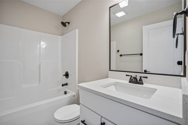 313 NE Meadow Lane, Ankeny, IA 50021
