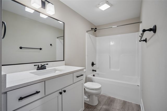 313 NE Meadow Lane, Ankeny, IA 50021