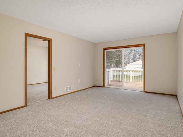 423 Whispering River Lane, Farmington, MN 55024