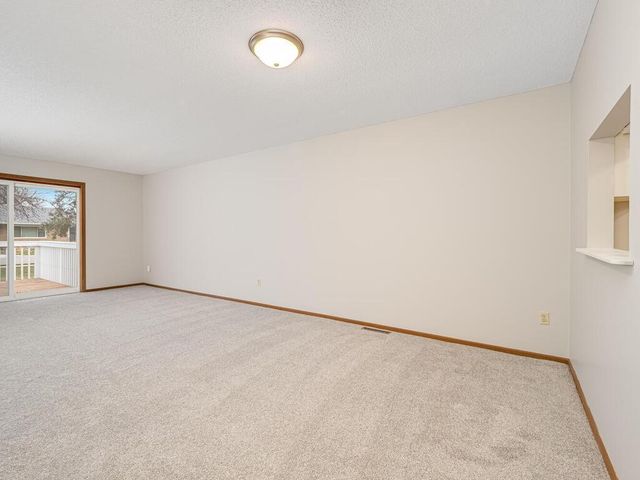 423 Whispering River Lane, Farmington, MN 55024