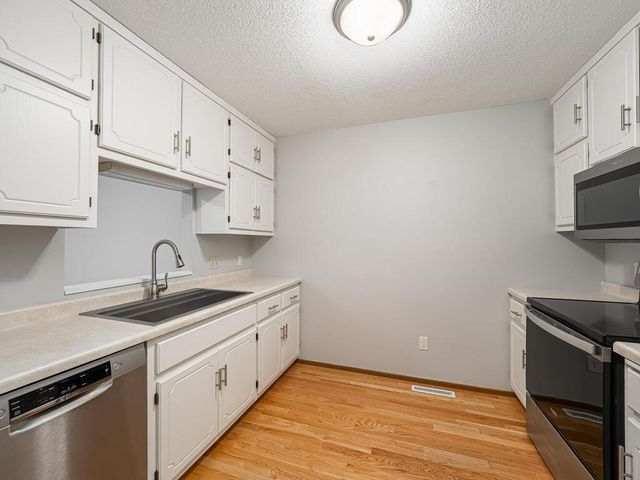 423 Whispering River Lane, Farmington, MN 55024