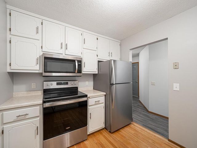 423 Whispering River Lane, Farmington, MN 55024