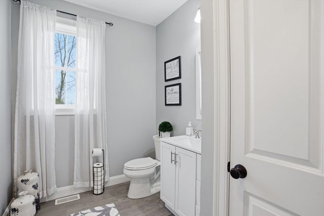57 Oneil Rd, Somerset, MA 02725