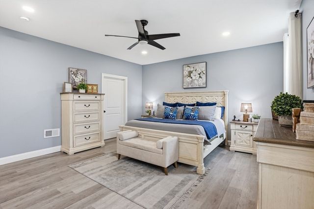 57 Oneil Rd, Somerset, MA 02725