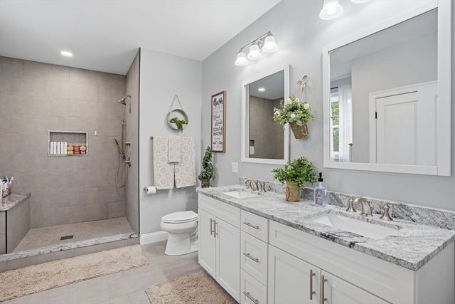 57 Oneil Rd, Somerset, MA 02725