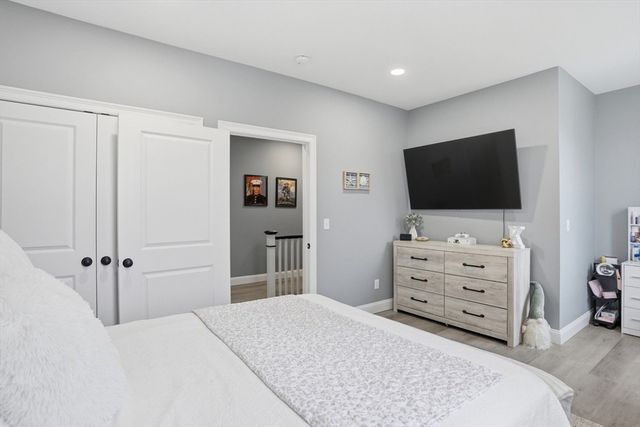 57 Oneil Rd, Somerset, MA 02725