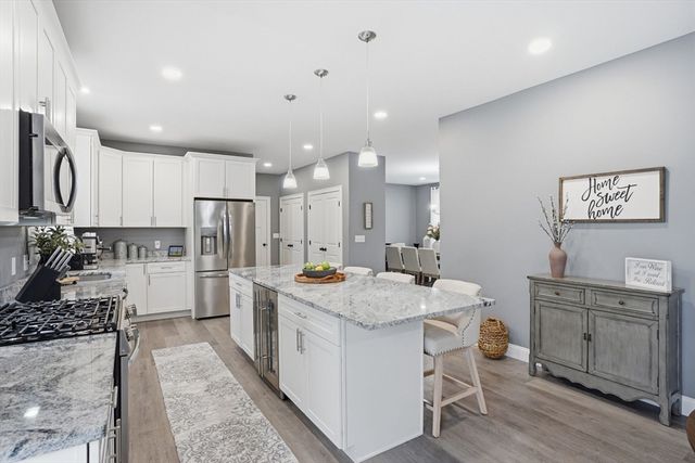 57 Oneil Rd, Somerset, MA 02725
