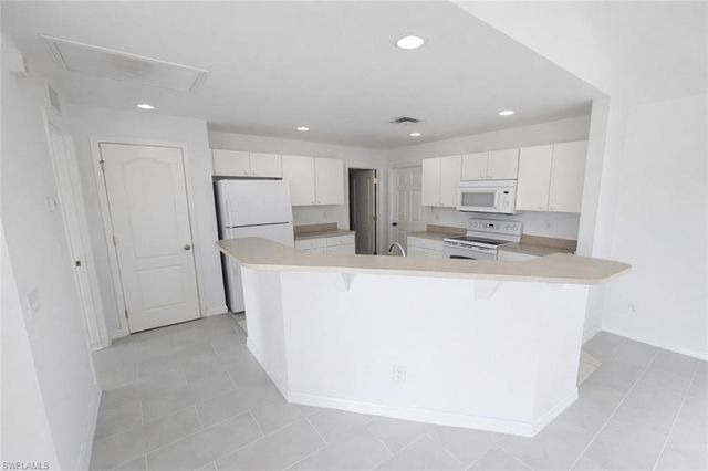 4218 8th ST SW, Lehigh Acres, FL 33976