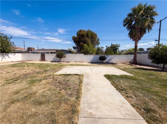 322 E Mariposa, Rialto, CA 92376