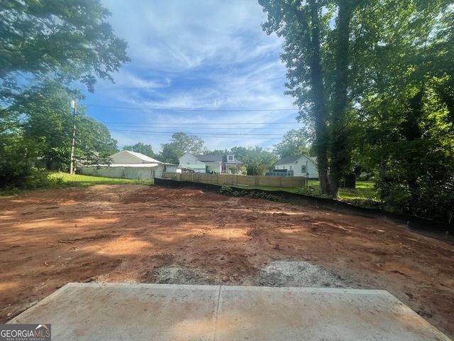 11 E Reynolds Street, Newnan, GA 30263
