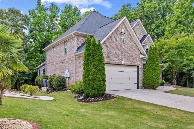 319 Langshire Drive, Mcdonough, GA 30253