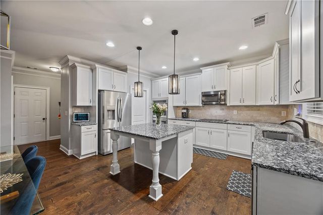 319 Langshire Drive, Mcdonough, GA 30253