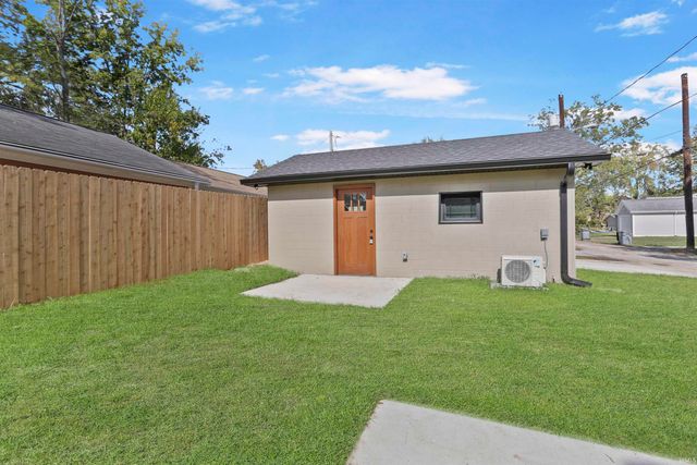 642 Jackson Avenue, Evansville, IN 47713