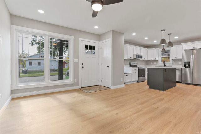 642 Jackson Avenue, Evansville, IN 47713