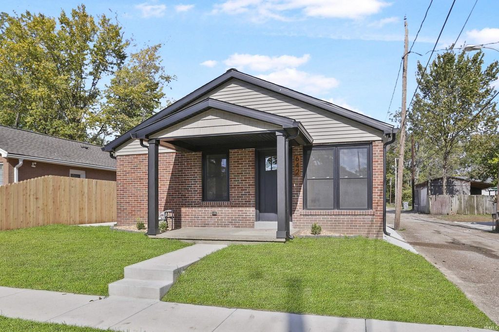 642 Jackson Avenue, Evansville, IN 47713
