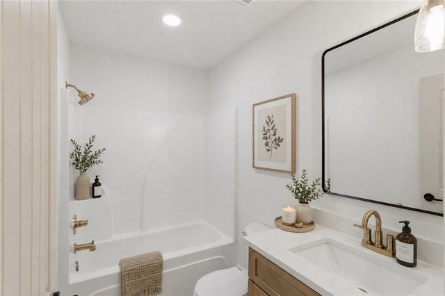 971 Overlook Path Way, Lawrenceville, GA 30045