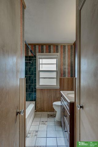 3320 N 69th Street, Omaha, NE 68104