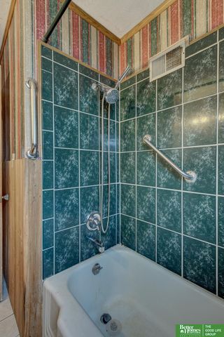 3320 N 69th Street, Omaha, NE 68104