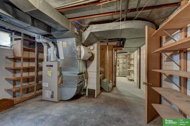 3320 N 69th Street, Omaha, NE 68104