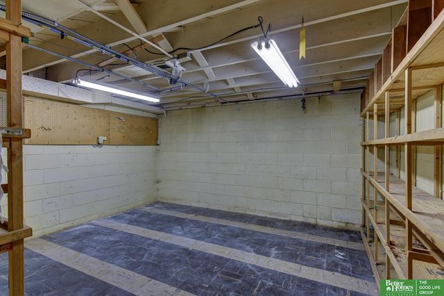 3320 N 69th Street, Omaha, NE 68104