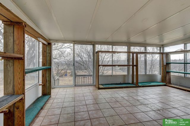 3320 N 69th Street, Omaha, NE 68104