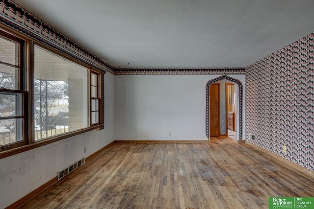 3320 N 69th Street, Omaha, NE 68104