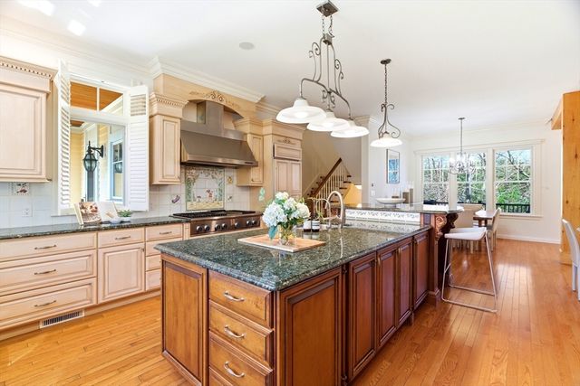 8 Porter Lane, Lexington, MA 02420