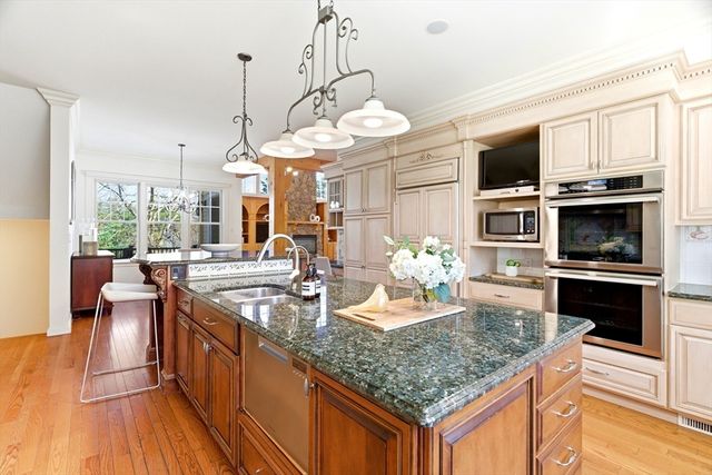 8 Porter Lane, Lexington, MA 02420