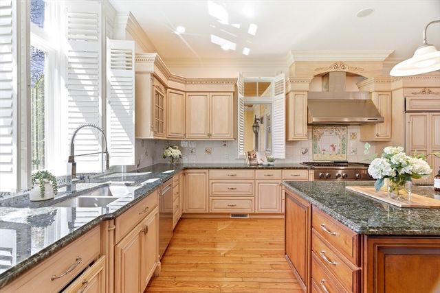 8 Porter Lane, Lexington, MA 02420