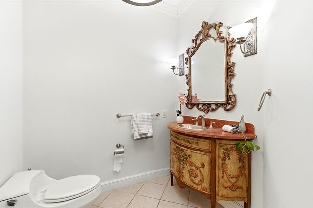 8 Porter Lane, Lexington, MA 02420