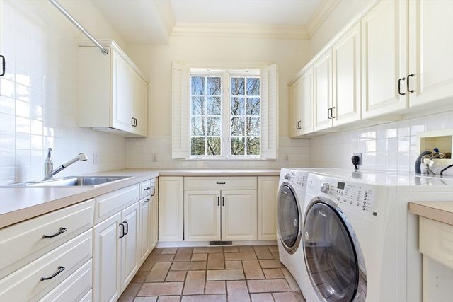 8 Porter Lane, Lexington, MA 02420