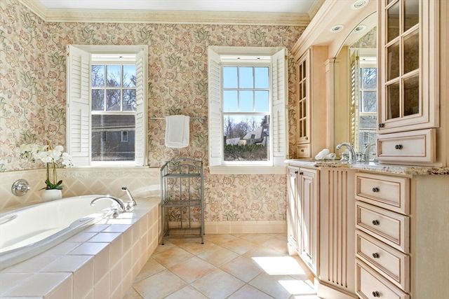 8 Porter Lane, Lexington, MA 02420